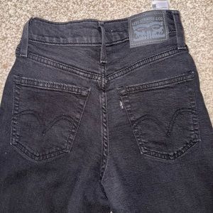 Levi’s high wasted mom jeans